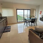 アパート 1 Bedroom With A View *
