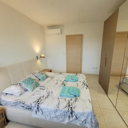 1 Bedroom With A View * San Gwann