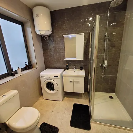 1 Bedroom With A View *