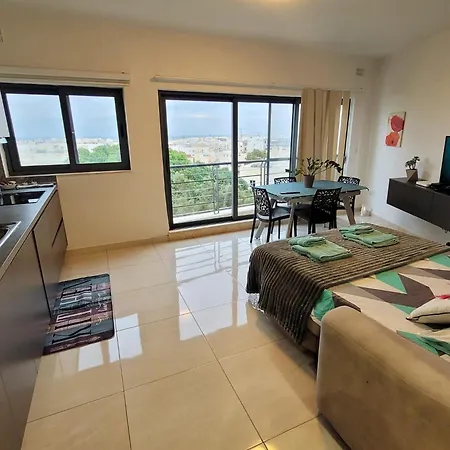 1 Bedroom With A View Apartment *