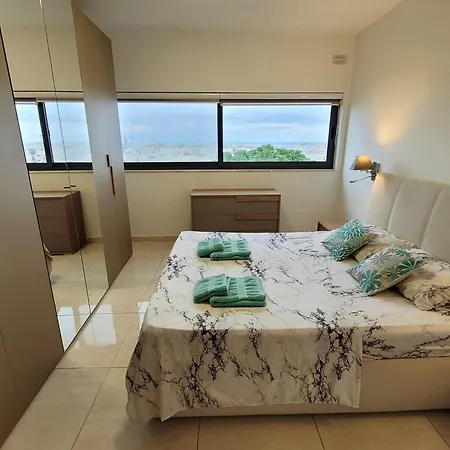 Apartment 1 Bedroom With A View