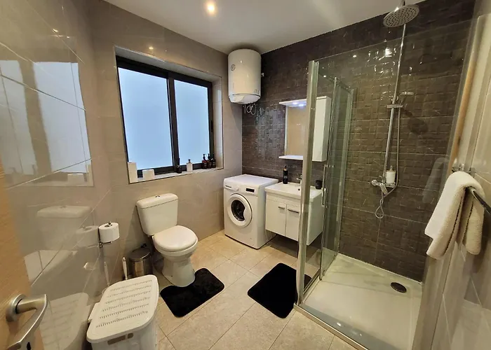 1 Bedroom With A View *