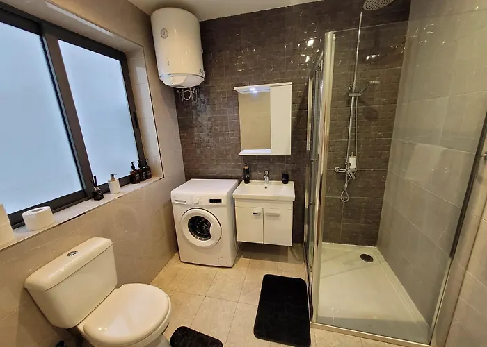 1 Bedroom With A View *